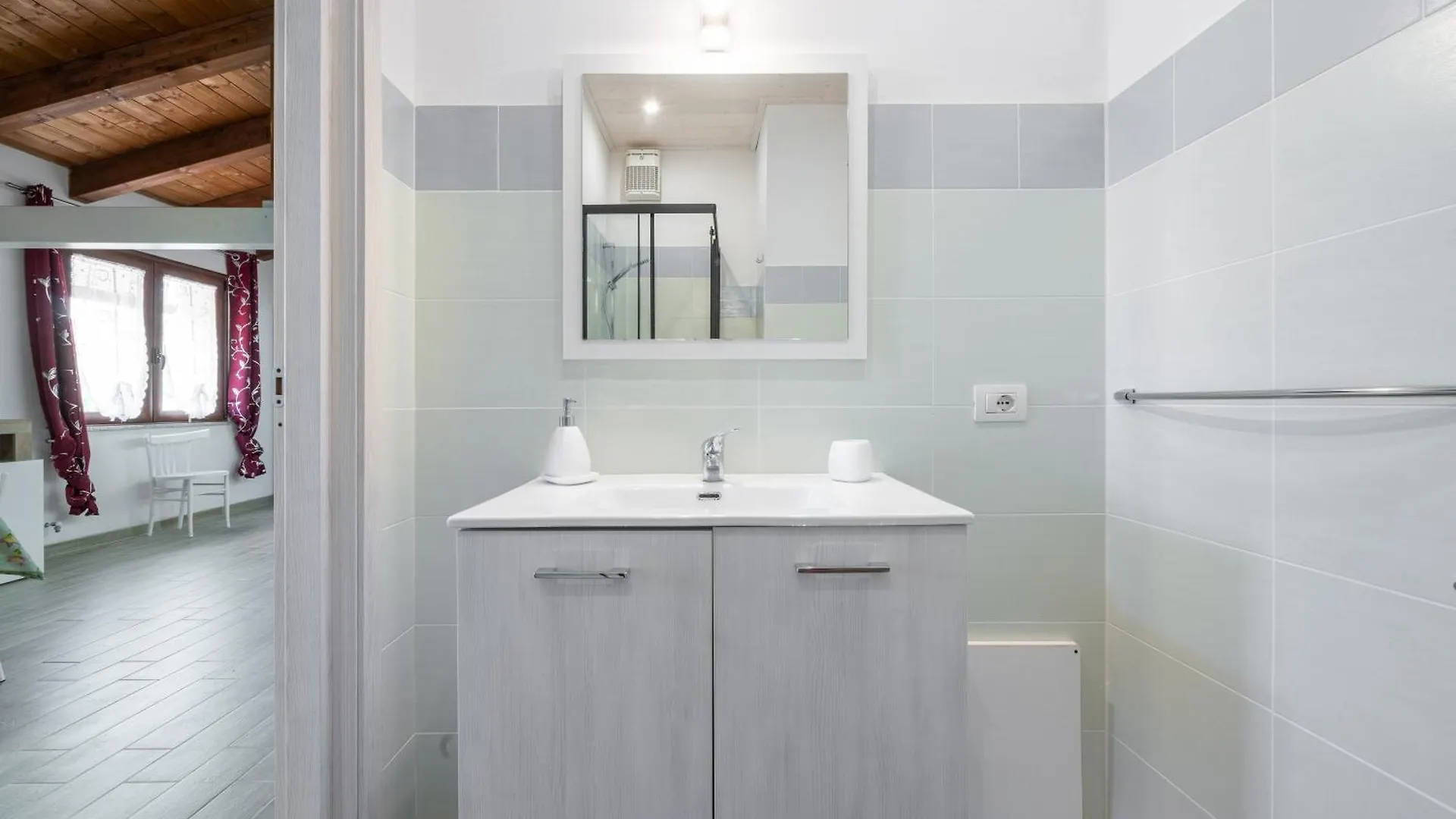 公寓 Confortevole Loft Sud Sardegna 圣乔瓦尼-苏埃尔朱